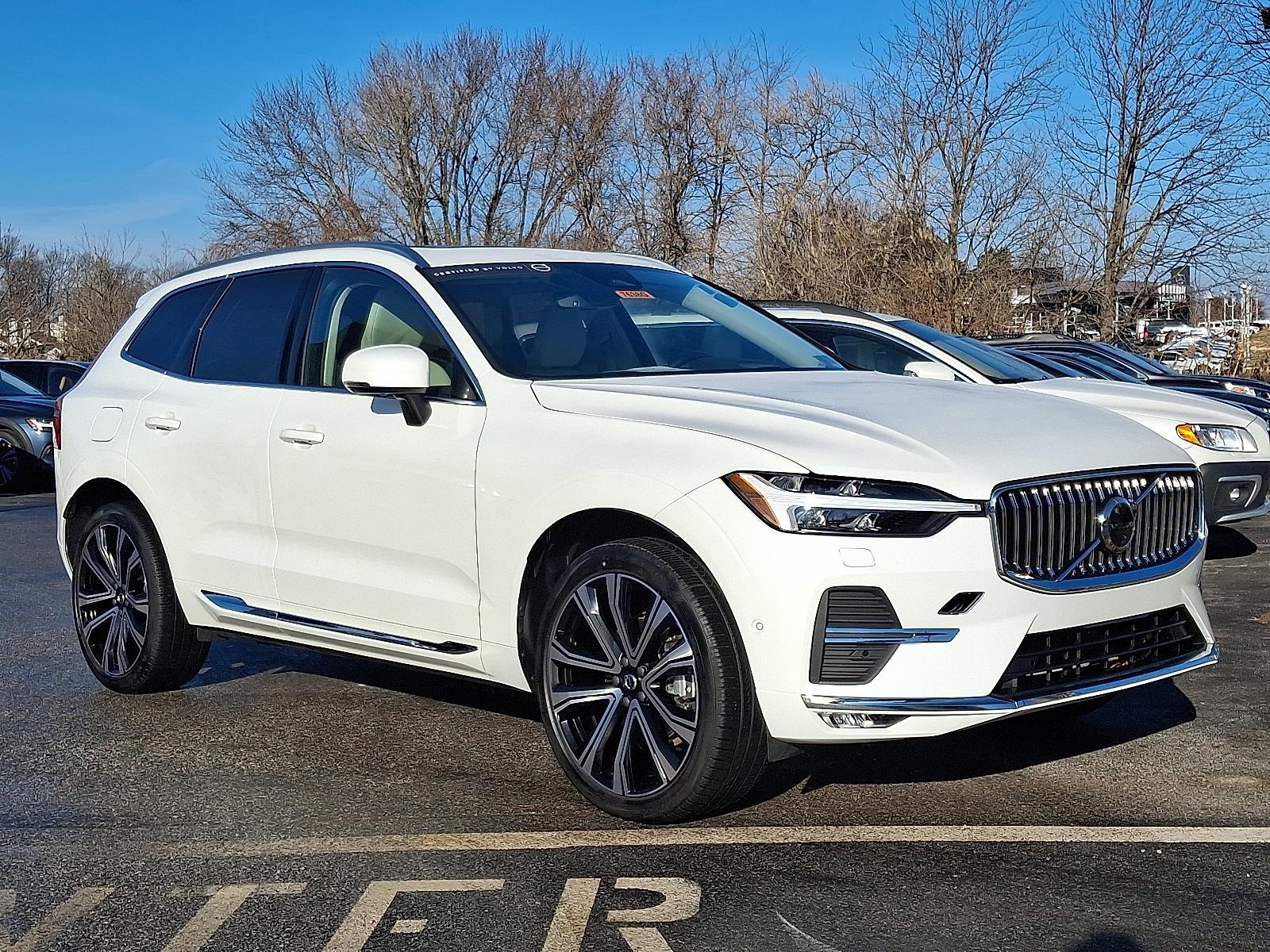 2023 Volvo XC60 Ultimate's photo