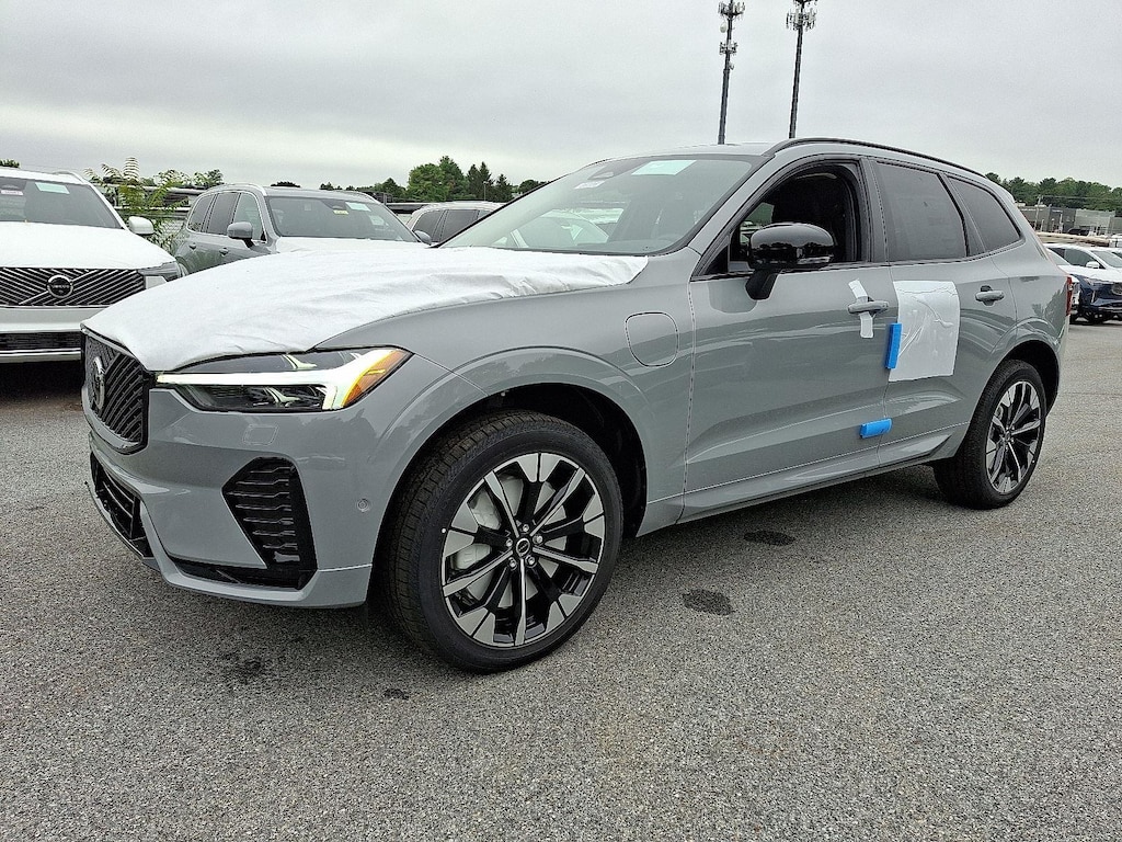 New 2026 Volvo XC60 plug-in hybrid T8 Plus SUV