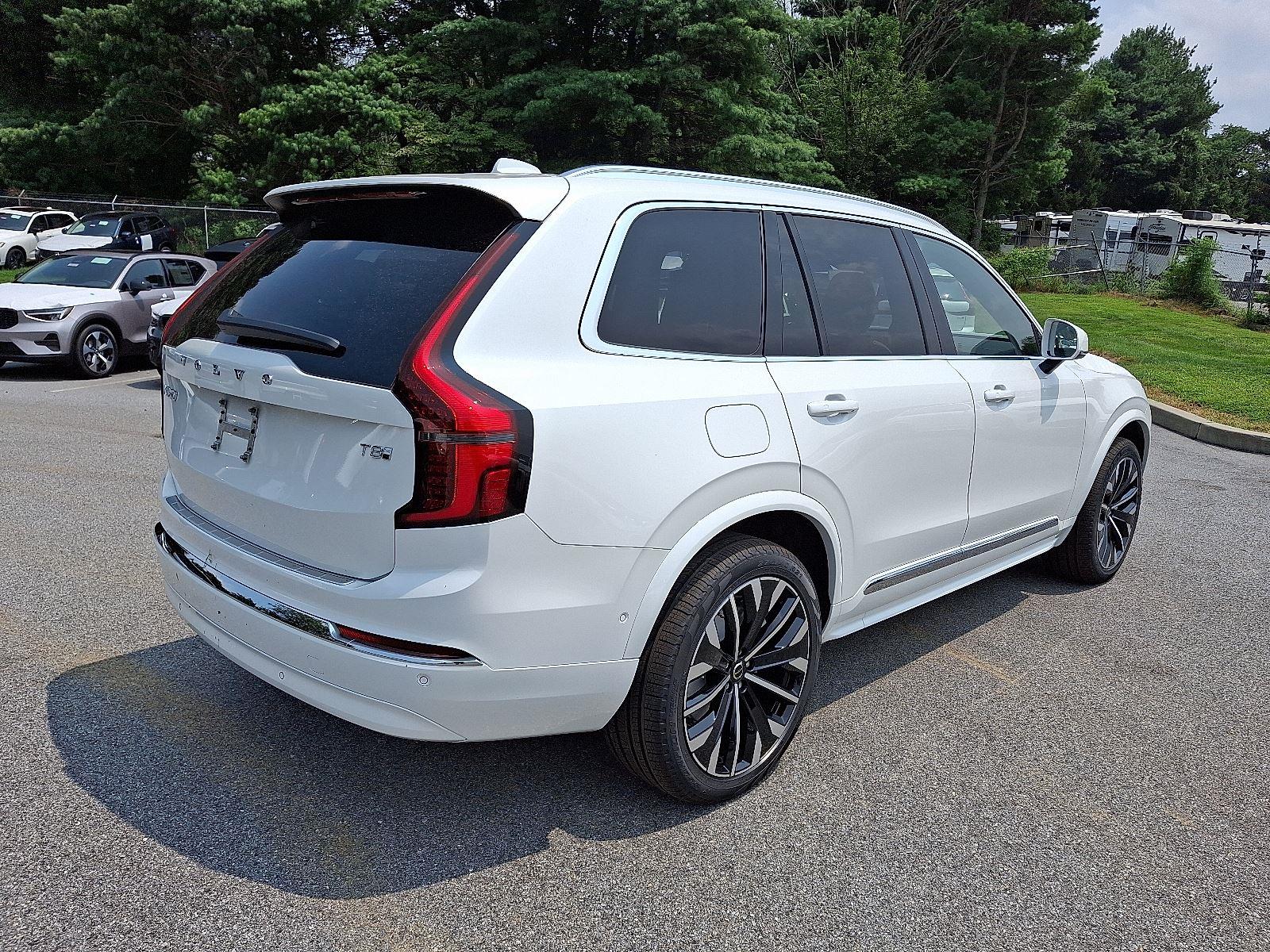 2026 Volvo XC90 T8 Plus photo 4