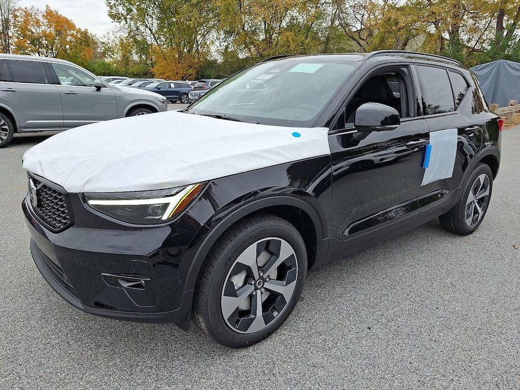 New 2026 Volvo XC40 B5 Plus SUV