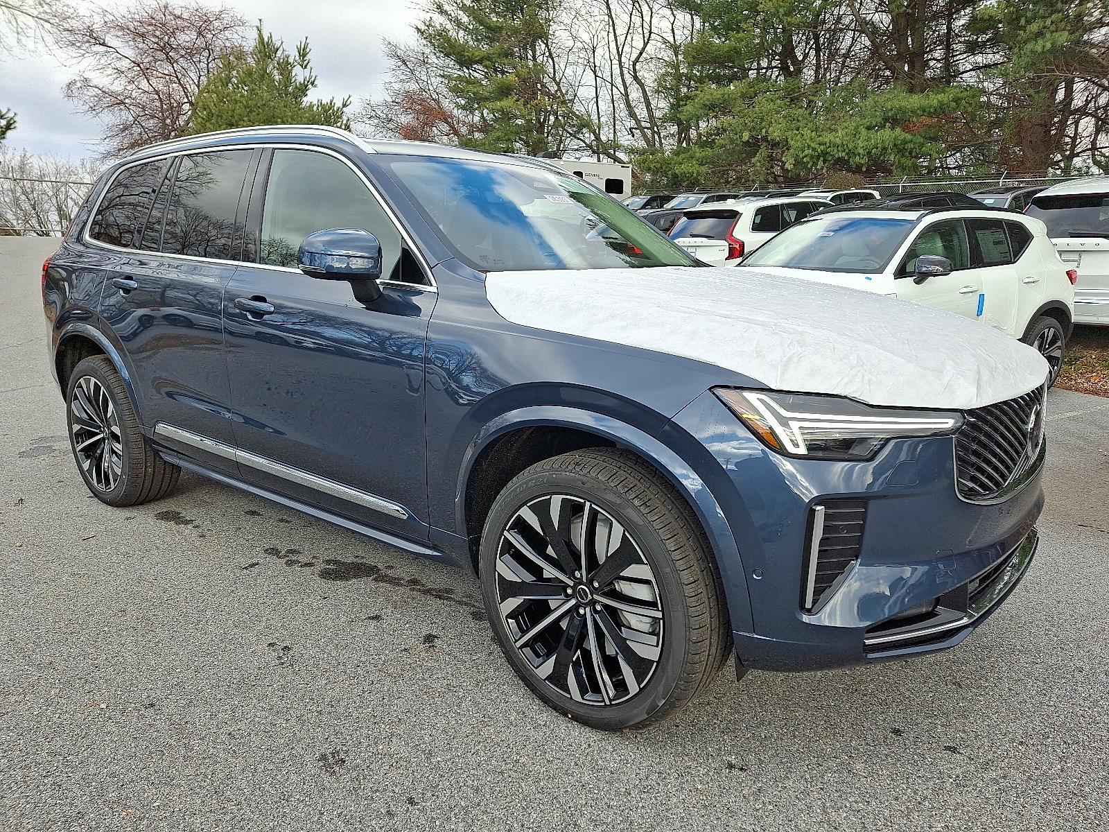 2026 Volvo XC90 Plus's photo