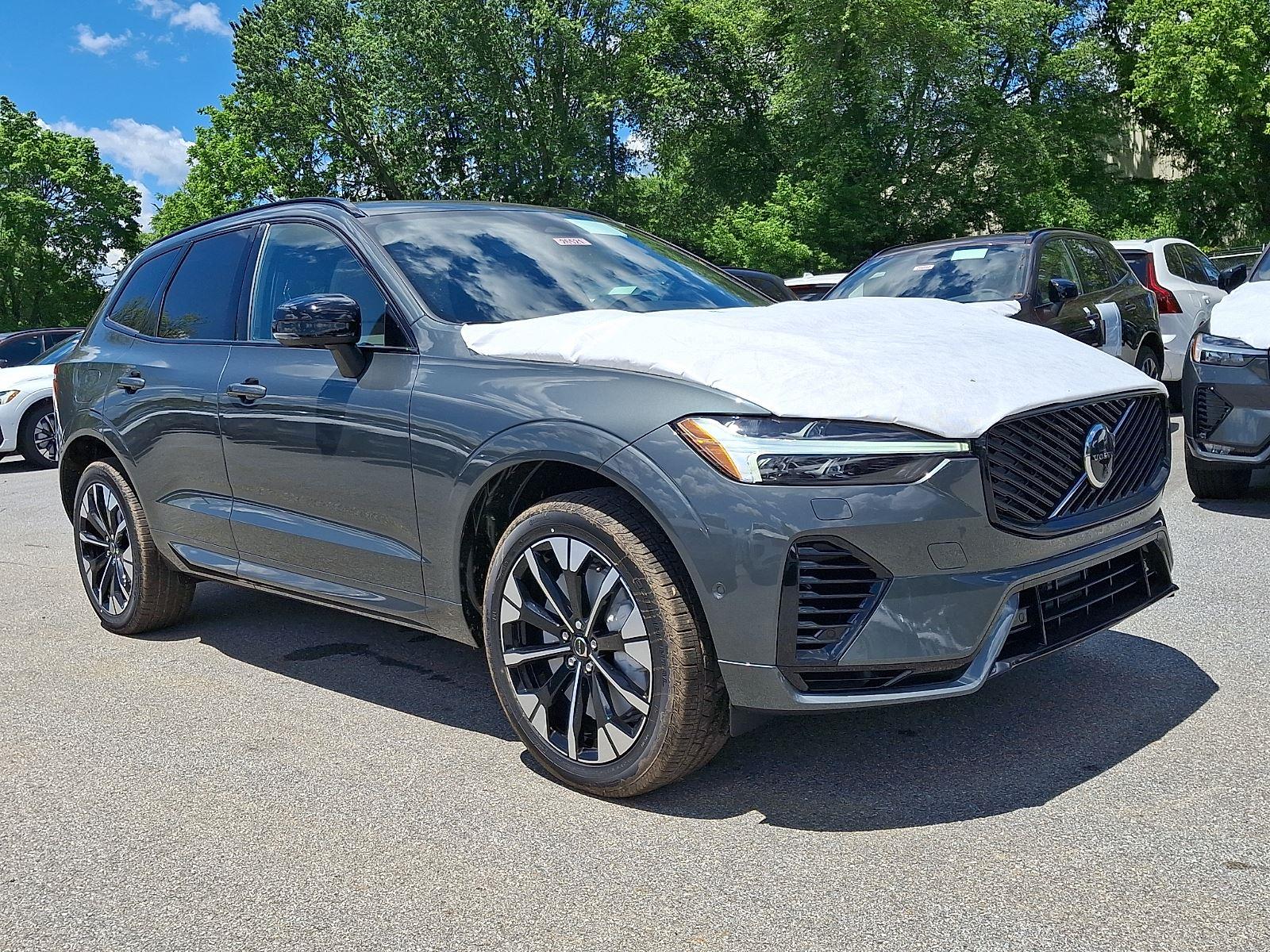 2026 Volvo XC60 T8 Plus Dark AWD's photo