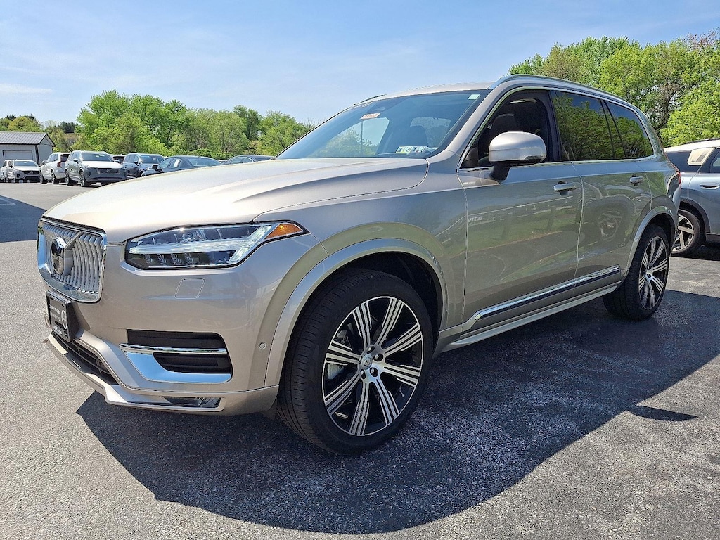 Certified 2023 Volvo XC90 B6 AWD Ultimate Bright Theme 7-Passengers SUV