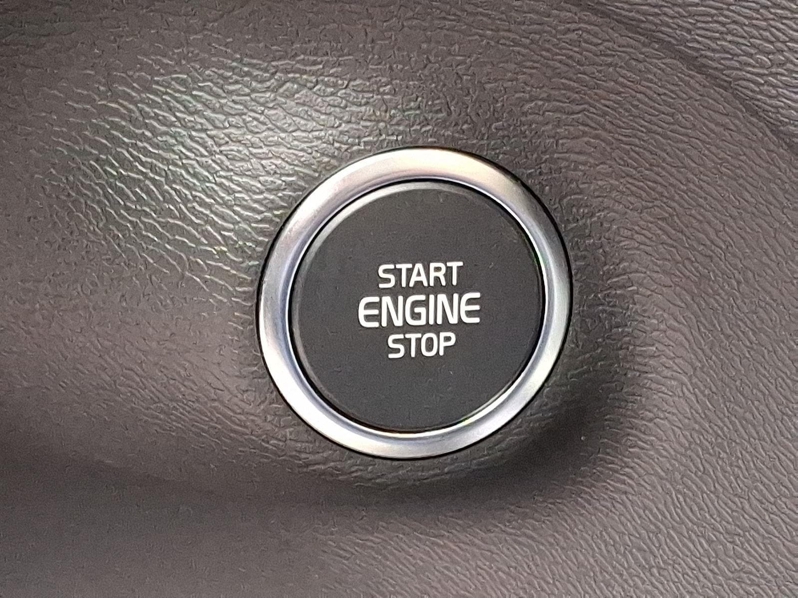 2026 Volvo XC40 Plus - Photo 15