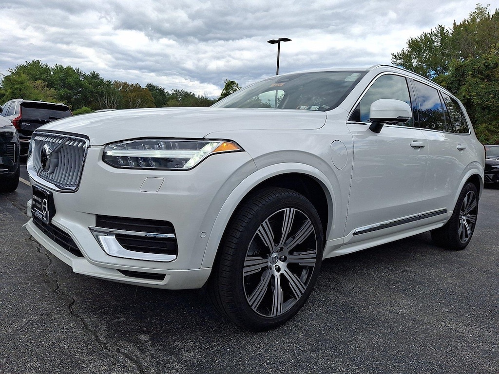 Certified 2025 Volvo XC90 Plug-In Hybrid Ultra SUV