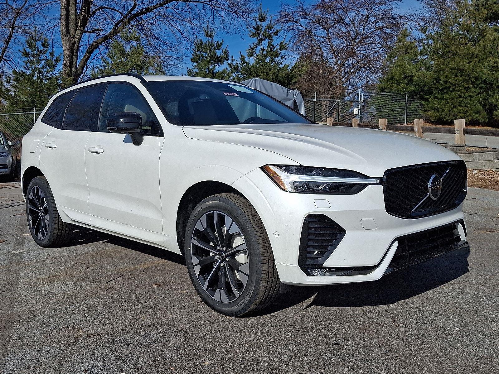 2026 Volvo XC60 Plus's photo