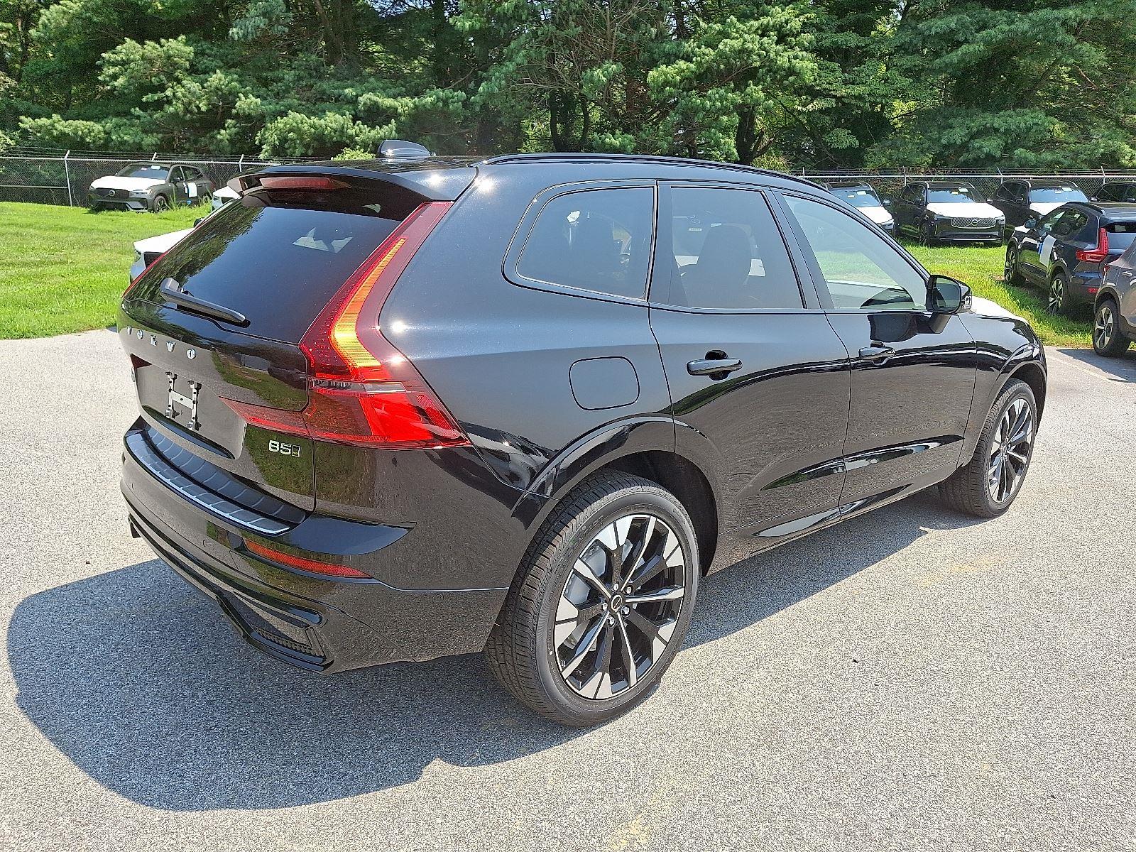 2026 Volvo XC60 B5 Plus photo 4