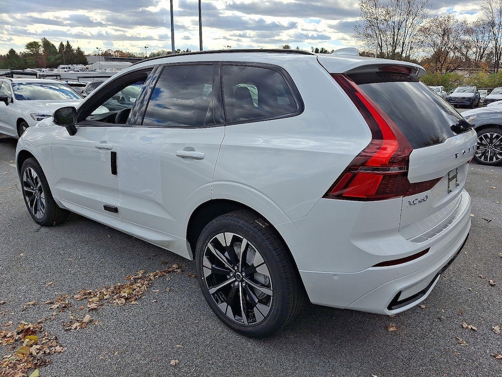 New 2026 Volvo XC60 B5 Plus SUV