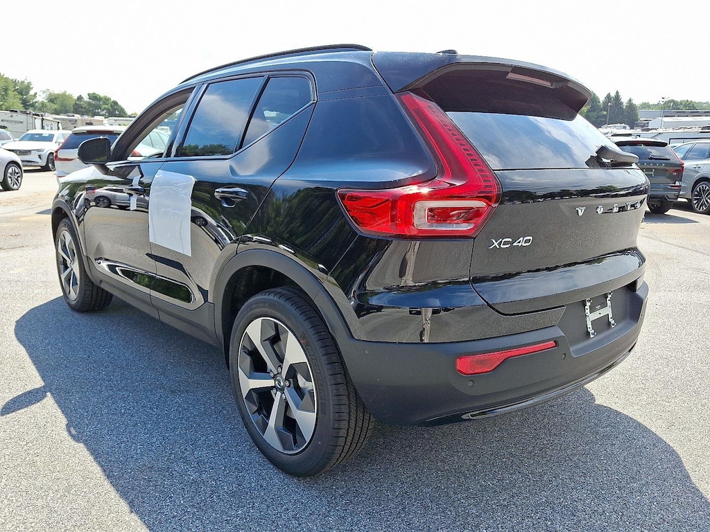 New 2026 Volvo XC40 B5 Plus SUV