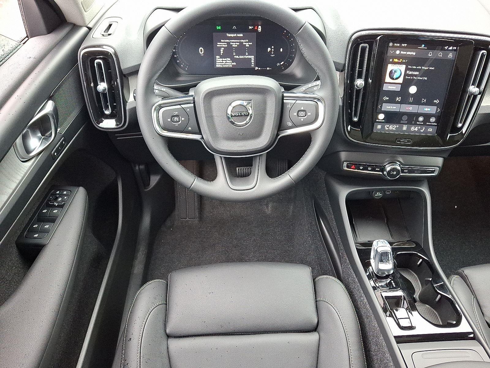 2026 Volvo XC40 Plus - Photo 7