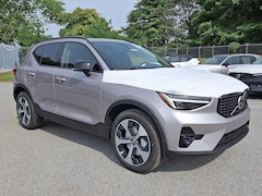 2026 Volvo XC40 B5 Plus AWD SUV