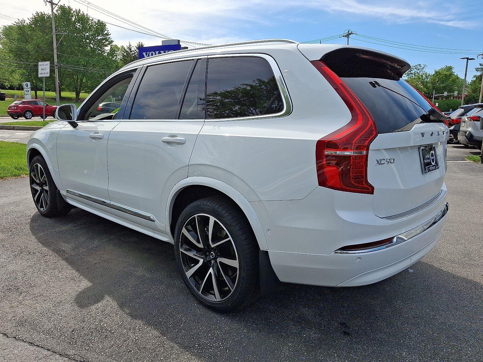 2024 Volvo XC90 Recharge T8 Ultimate photo 4
