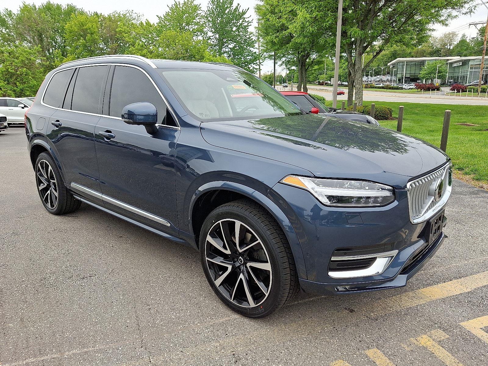 2023 Volvo XC90 SUV 
