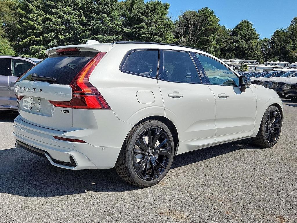 New 2026 Volvo XC60 B5 Ultra Black Edition SUV