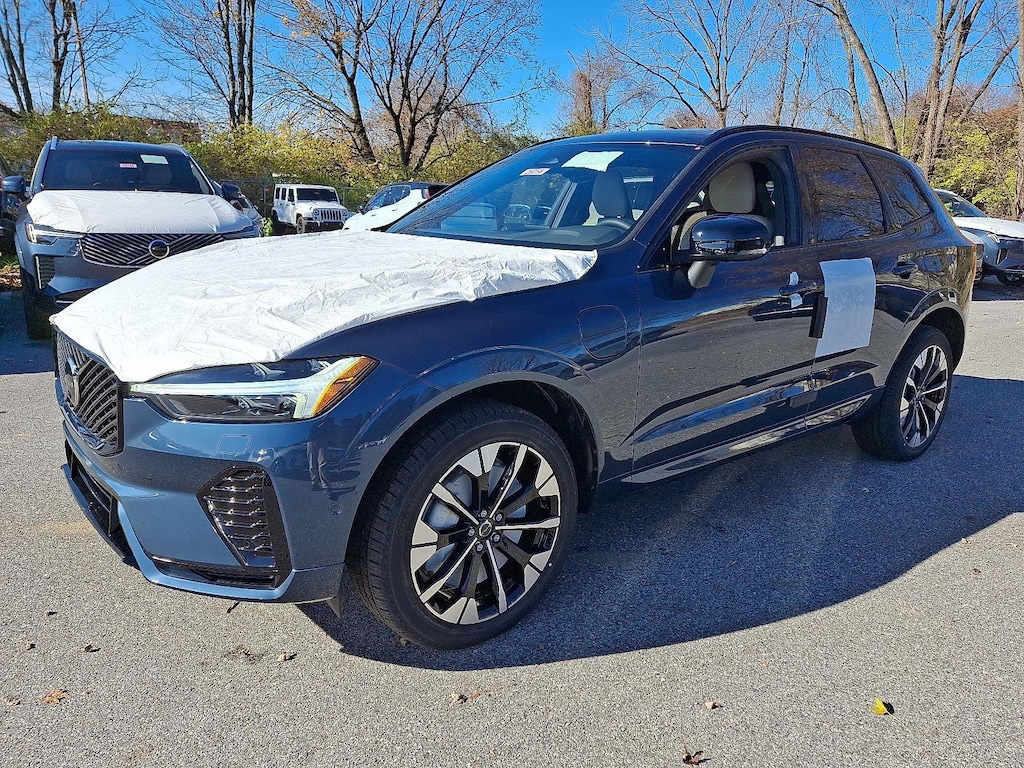 New 2026 Volvo XC60 plug-in hybrid T8 Plus SUV