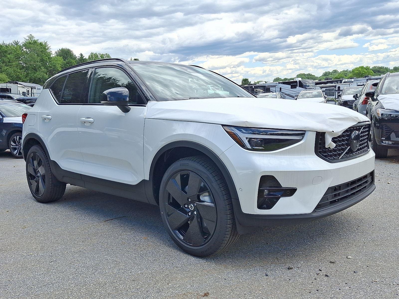 2026 Volvo XC40 B5 Ultra Ultra Black Edition AWD's photo