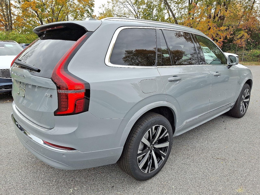 New 2026 Volvo XC90 B5 Core SUV