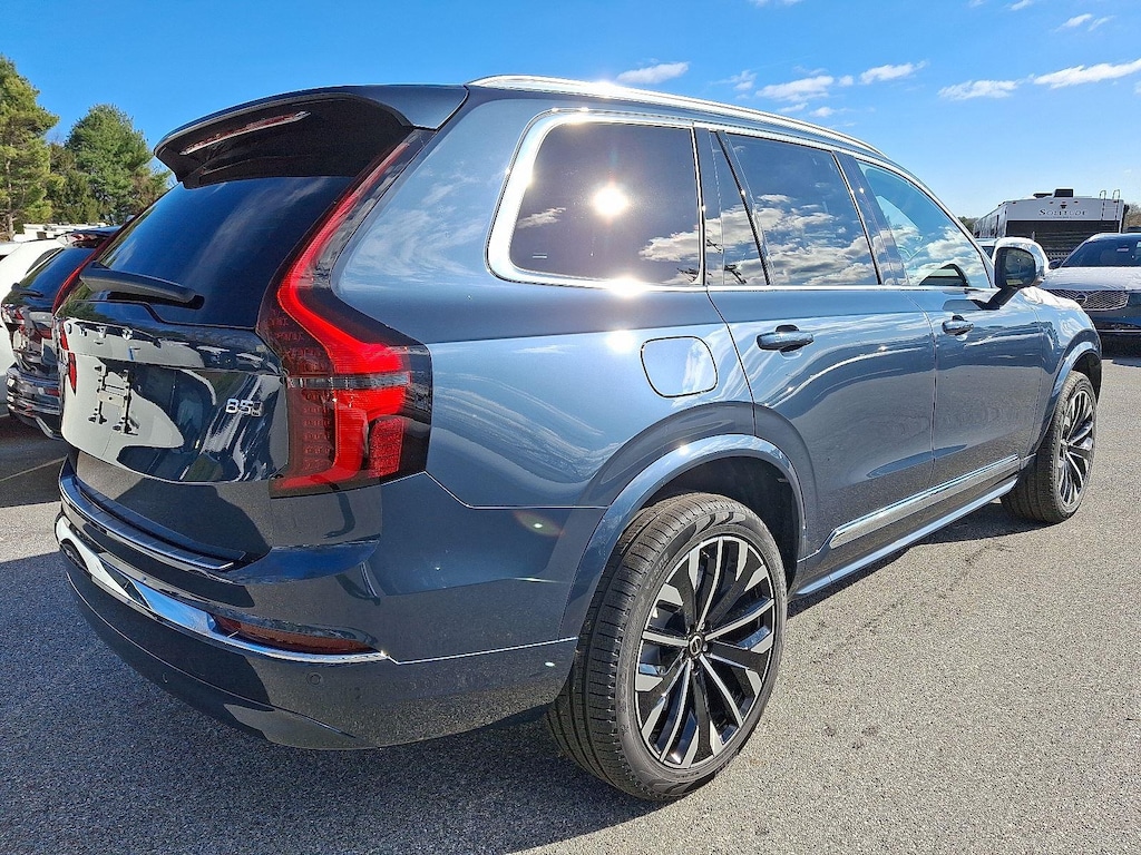 New 2026 Volvo XC90 B5 Core SUV