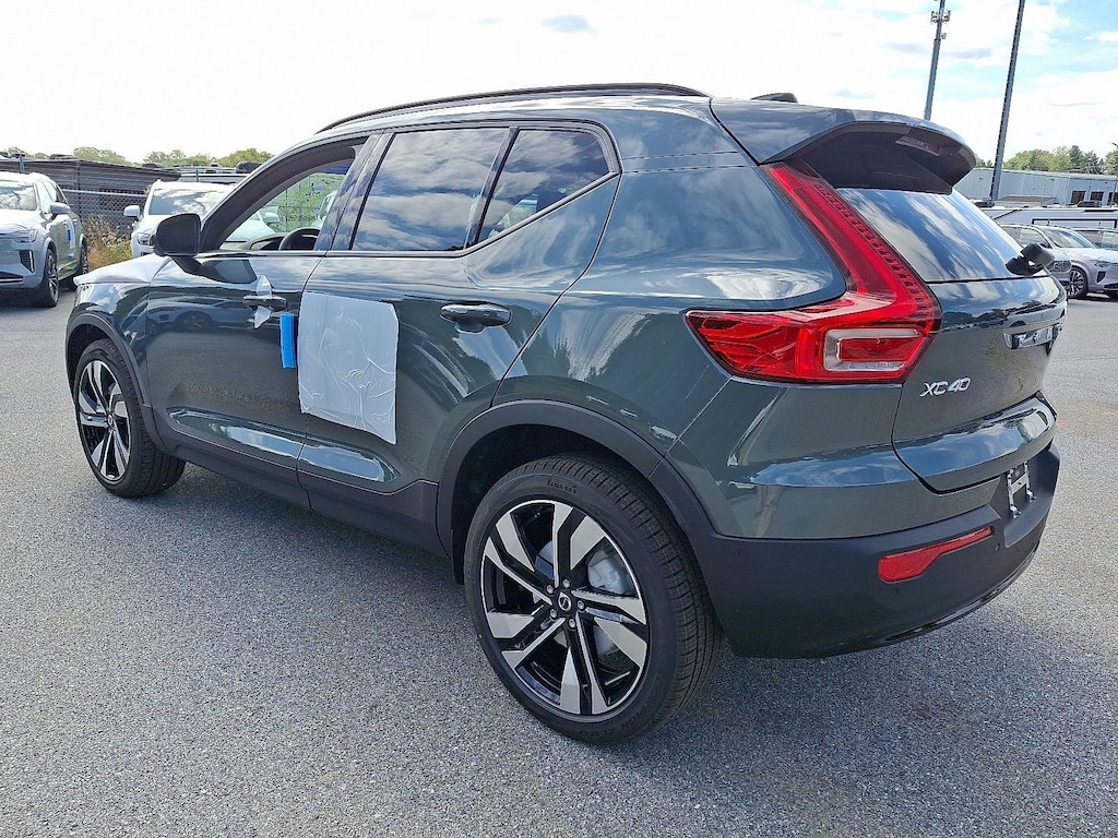 New 2026 Volvo XC40 B5 Ultra SUV