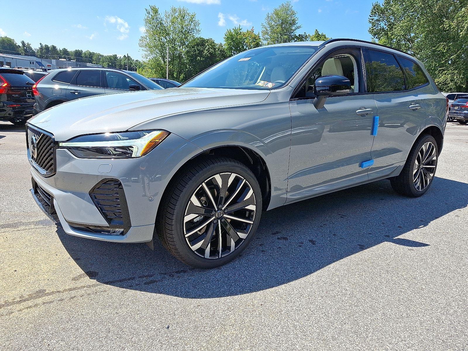 2026 Volvo XC60 B5 photo 2