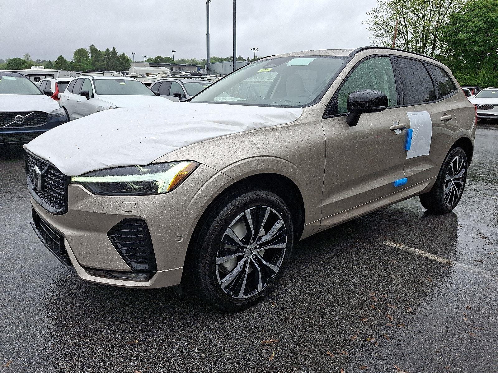 2025 Volvo XC60 B5 Plus photo 2