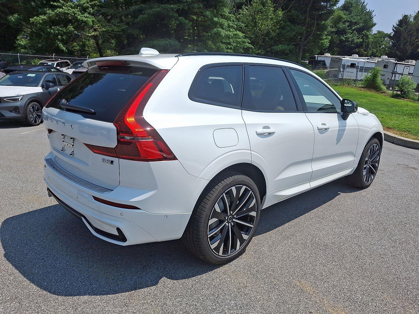2026 Volvo XC60 B5 photo 4