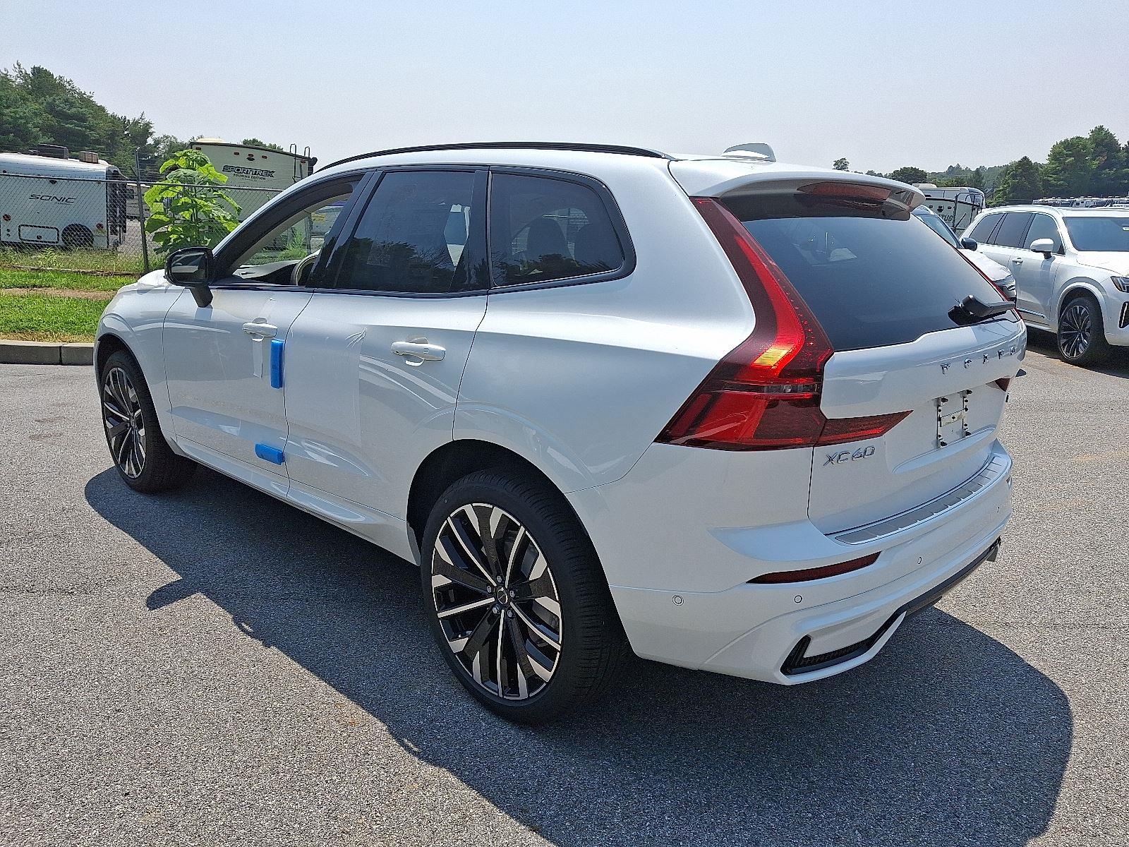 2026 Volvo XC60 B5 photo 3