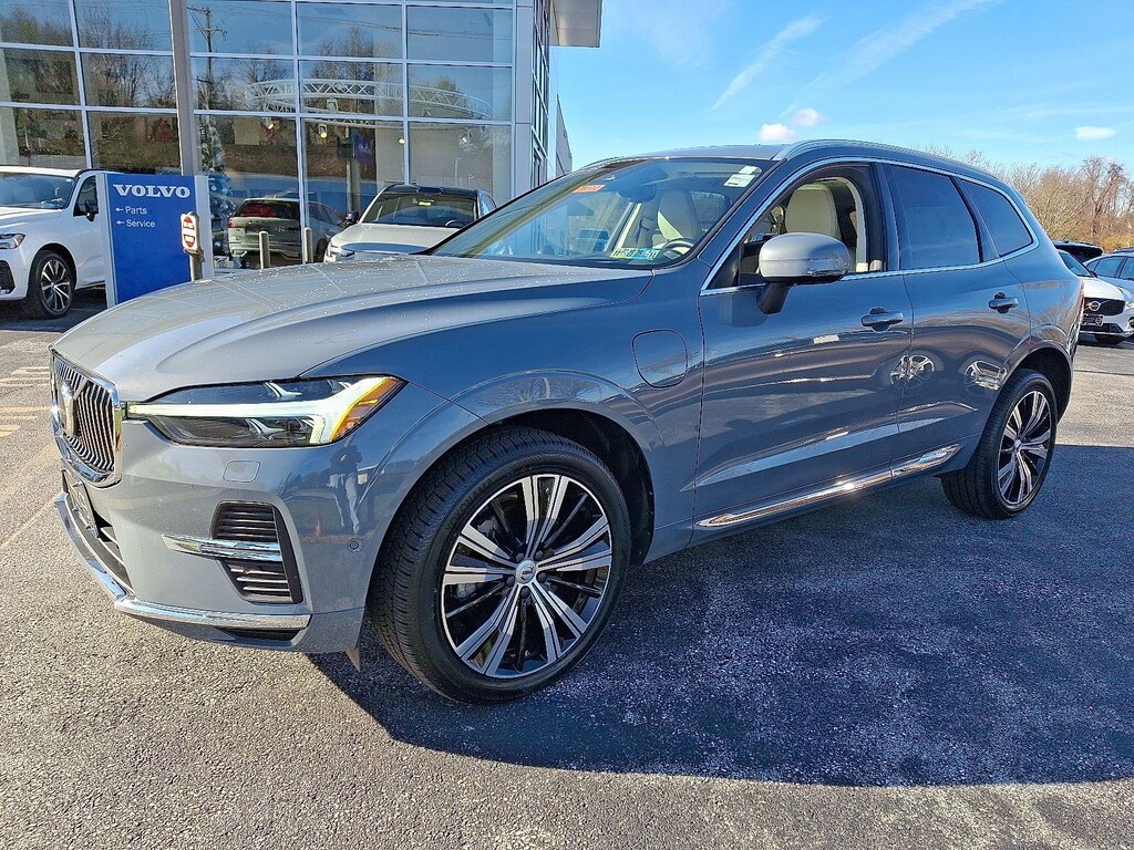 Certified 2023 Volvo XC60 Recharge Plug-In Hybrid Ultimate Bright Theme SUV