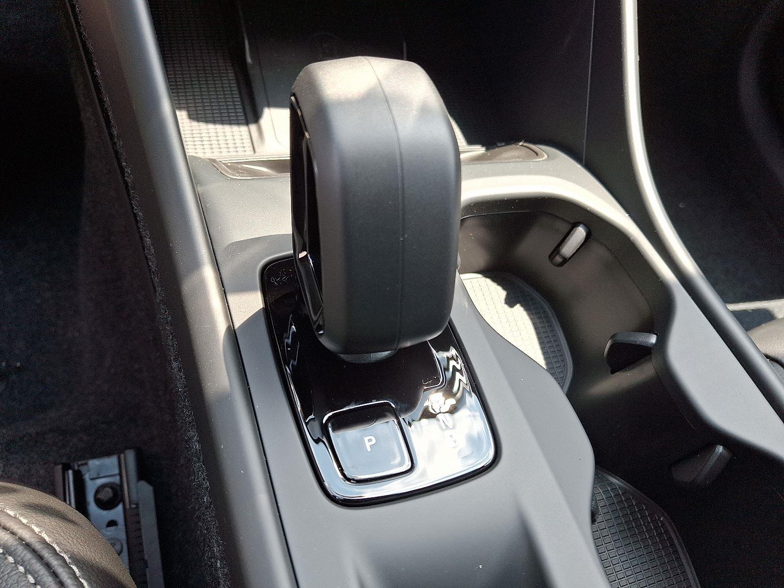 2026 Volvo XC40 Core - Photo 11