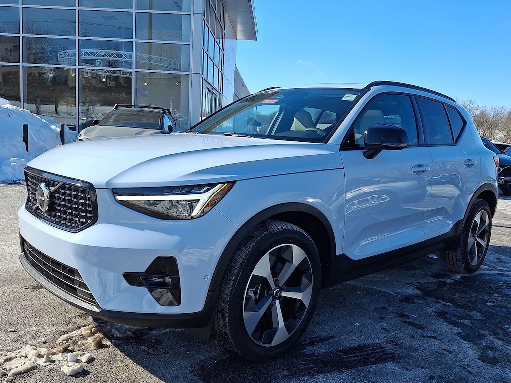 Certified 2024 Volvo XC40 Plus Dark Theme SUV