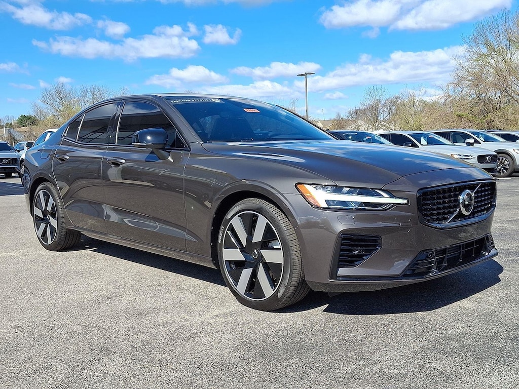 Certified 2025 Volvo S60 Plug-In Hybrid Ultra Sedan