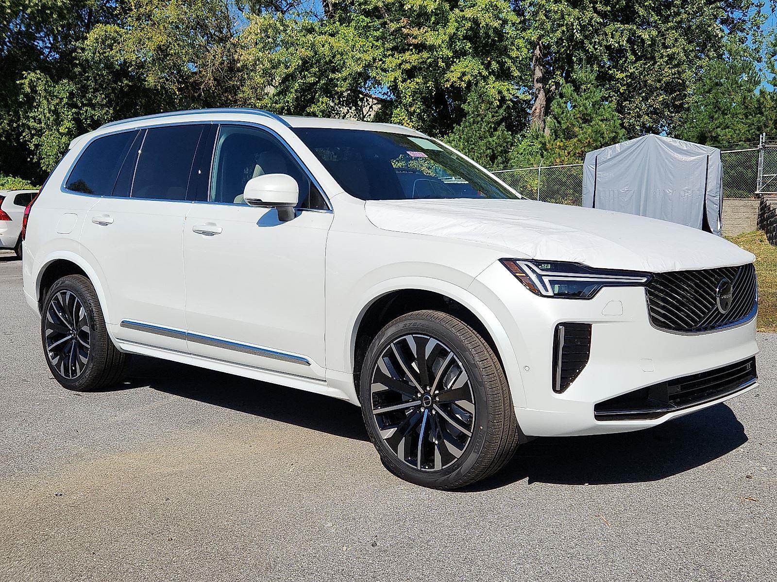 2026 Volvo XC90 Plus's photo