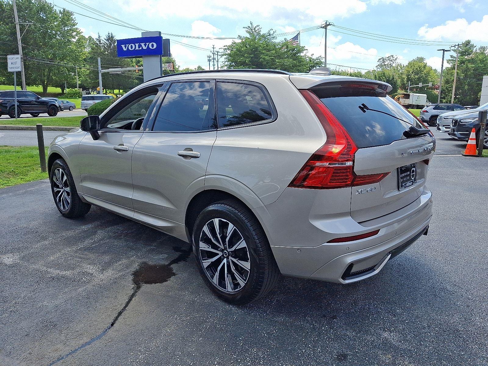 2025 Volvo XC60 B5 Plus photo 4