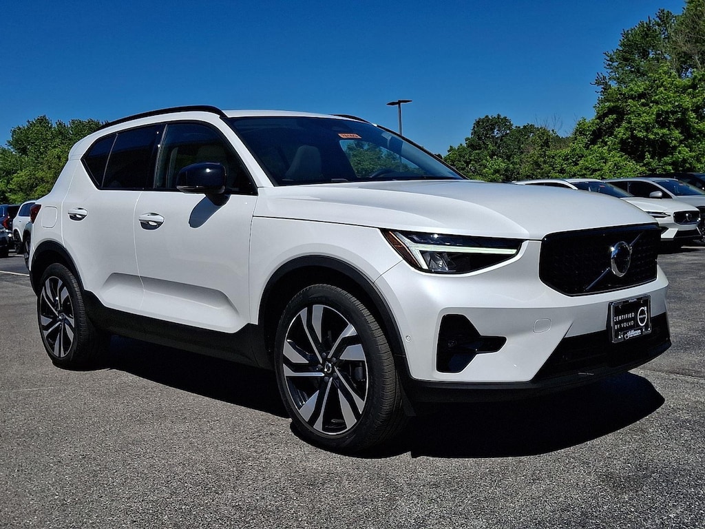 Certified 2024 Volvo XC40 Plus Dark Theme SUV