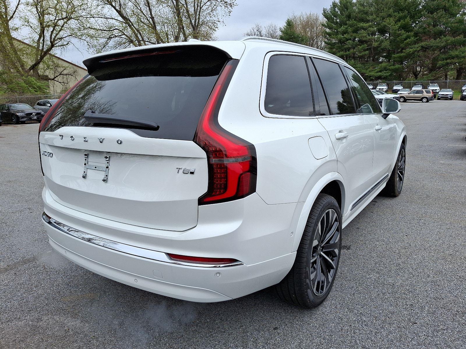 2025 Volvo XC90 T8 photo 4