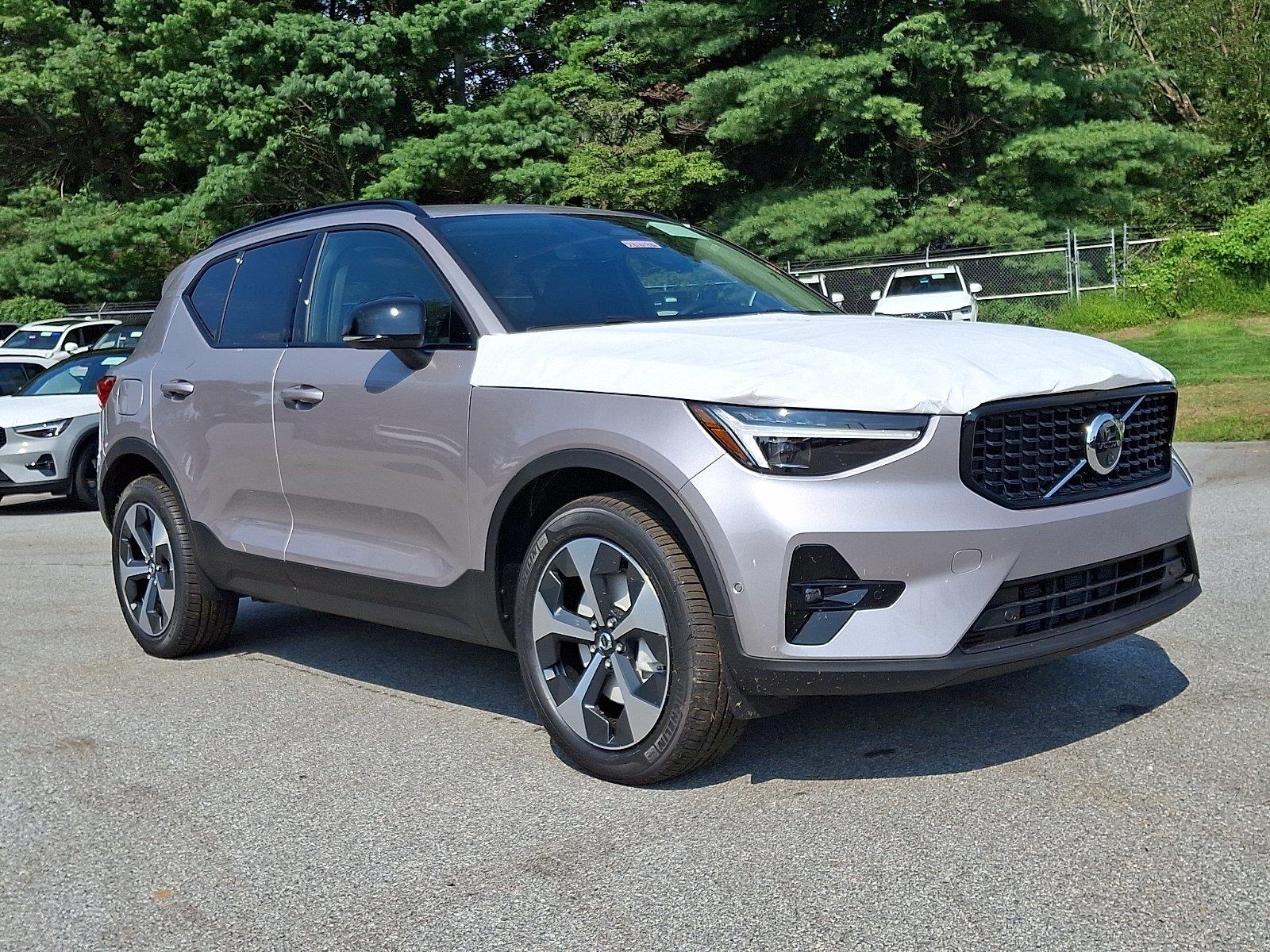 2026 Volvo XC40 SUV 