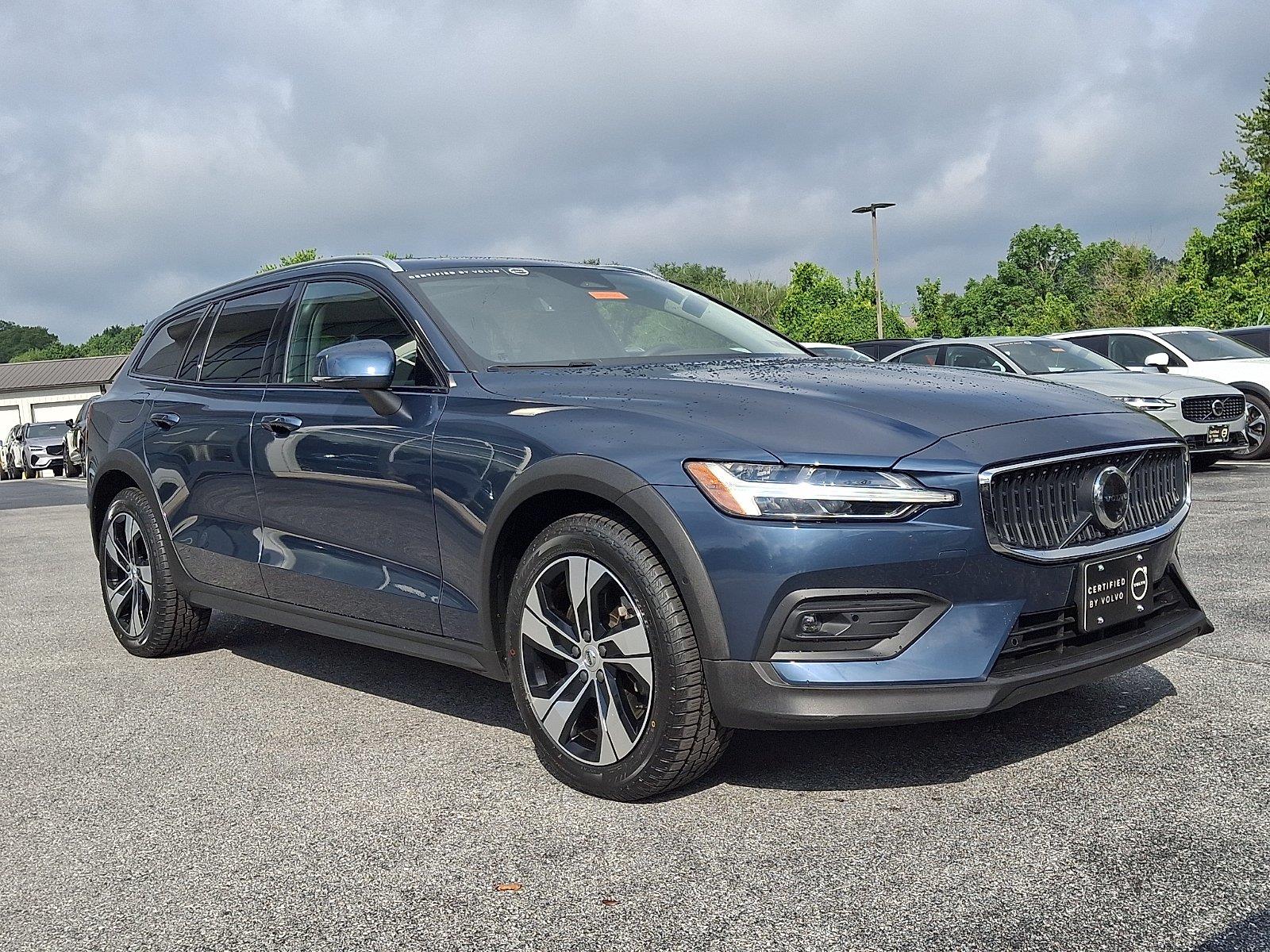 2024 Volvo V60 Cross Country Wagon 