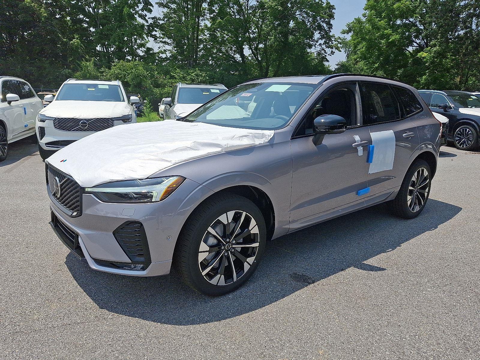 2026 Volvo XC60 B5 Plus photo 2