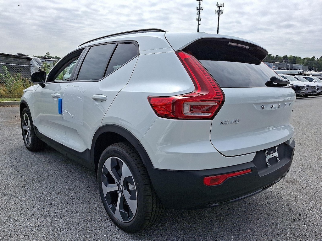 New 2026 Volvo XC40 B5 Plus SUV