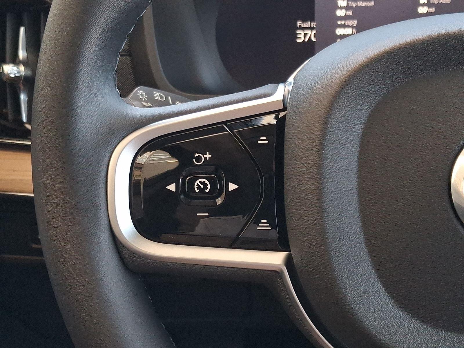 2026 Volvo XC90 Plus - Photo 24
