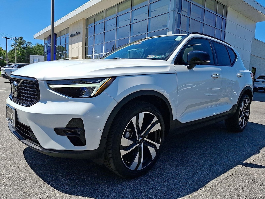 Certified 2024 Volvo XC40 Plus Dark Theme SUV