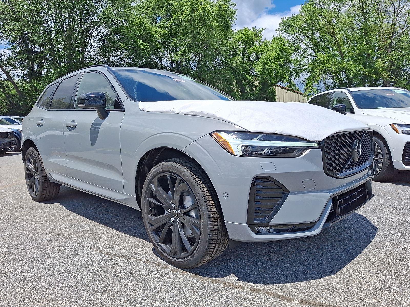 2026 Volvo XC60 B5 Ultra Black Edition Theme AWD's photo