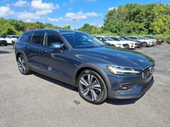 2023 Volvo V60 Cross Country