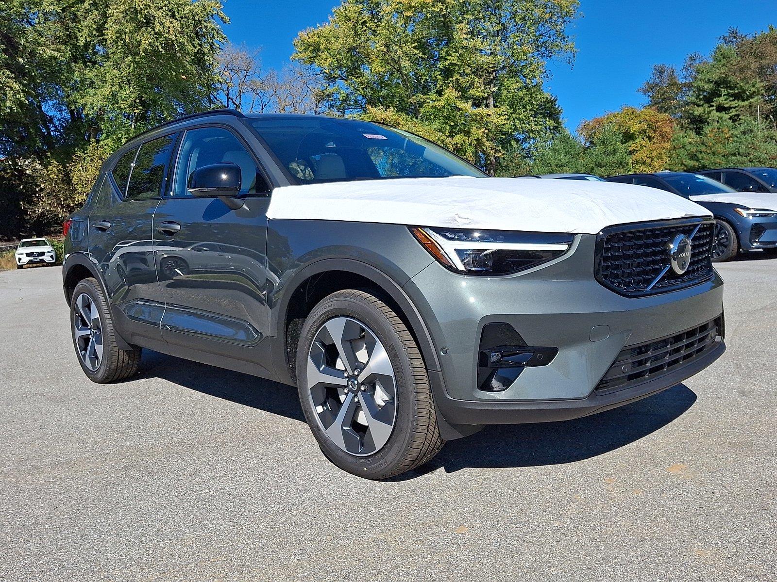 2026 Volvo XC40 B5 Plus AWD SUV