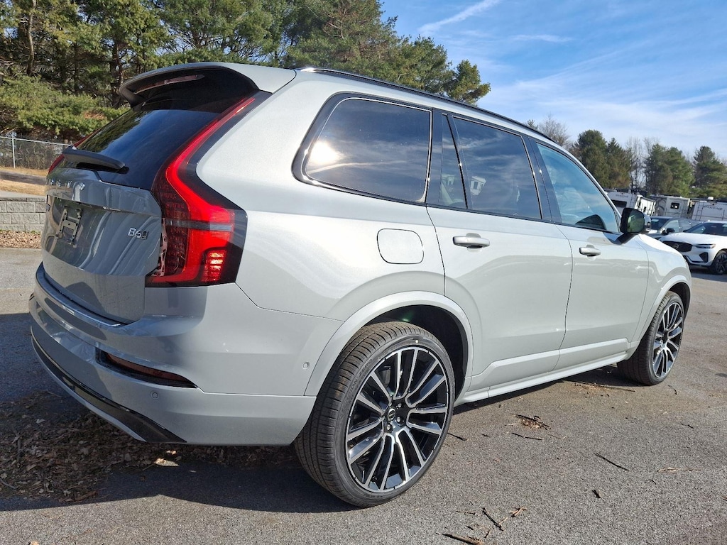 New 2026 Volvo XC90 B6 Ultra Dark Theme 7-Seater SUV