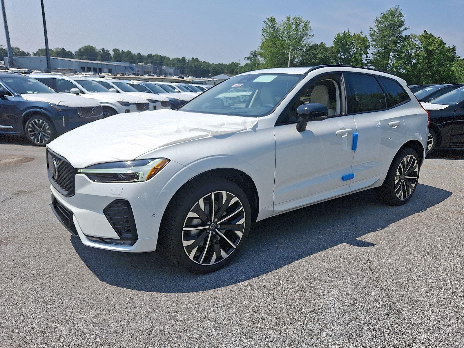 2026 Volvo XC60 B5 photo 2