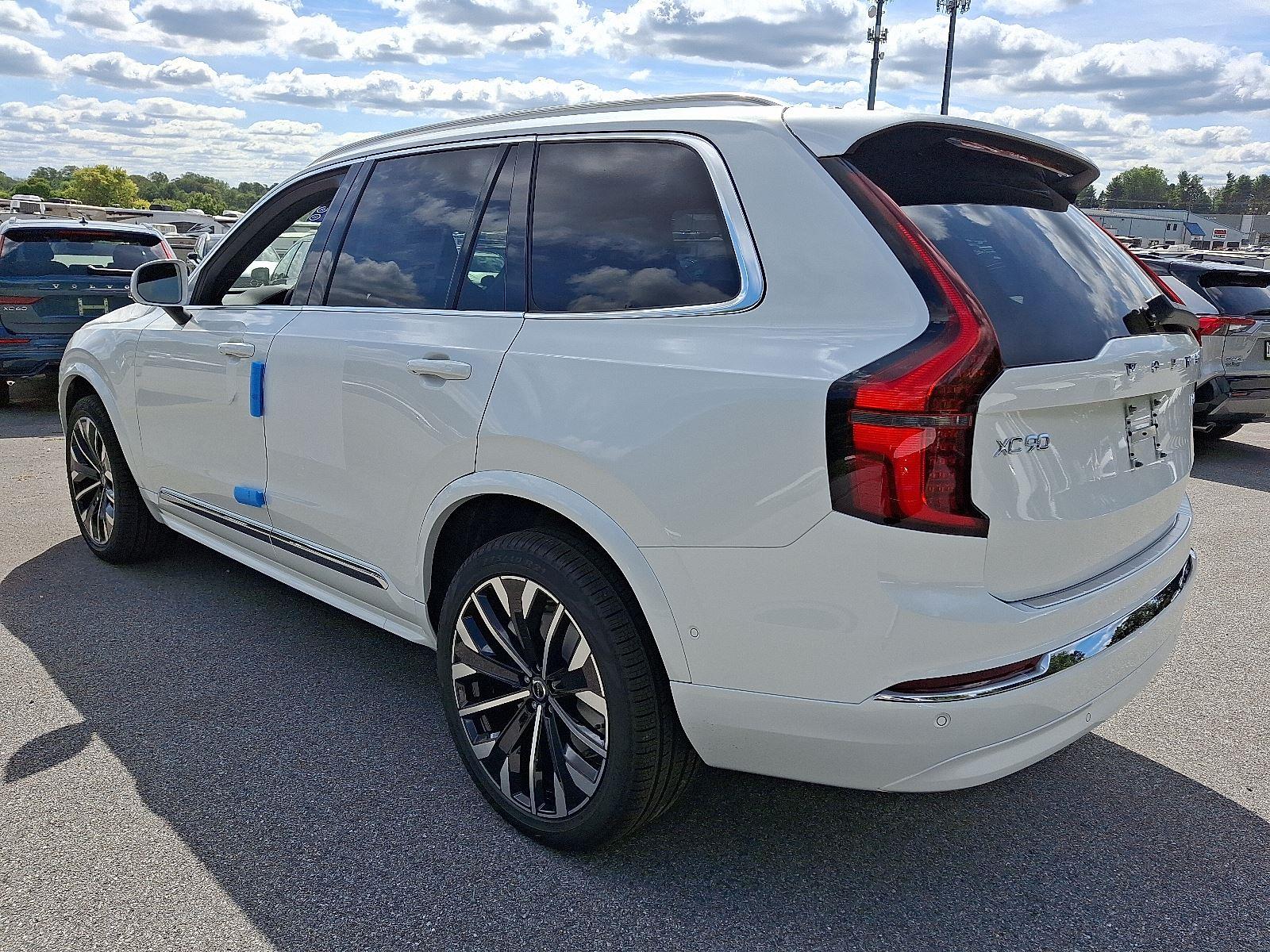 2026 Volvo XC90 Plus photo 2