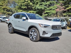2025 Volvo XC40 B5 Core Bright Theme SUV