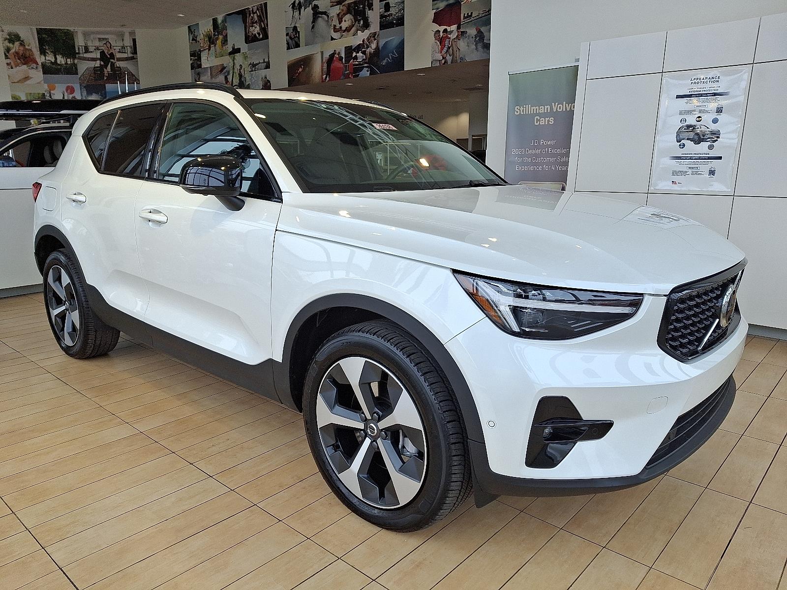 2026 Volvo XC40 Plus's photo