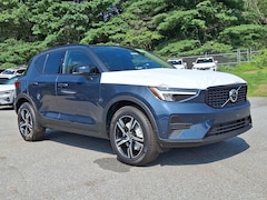 2026 Volvo XC40 B5 Core AWD SUV